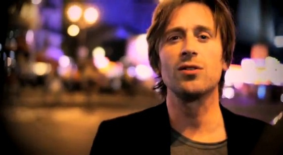 Thomas Dutronc : découvrez son nouveau clip
