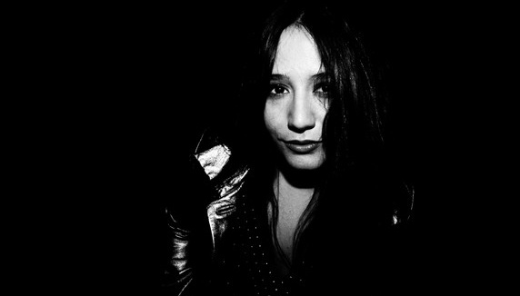 Izïa : le décapant "So Much Trouble"