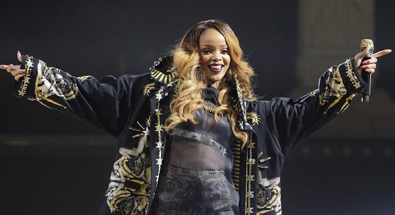 Rihanna insulte une internaute sur Instagram
