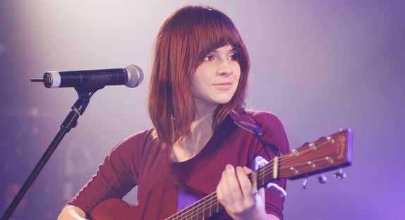 Gabrielle Aplin offre "Start Again" à "Skins"