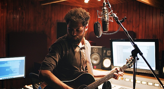 Passenger de retour avec "Whispers" : écoutez