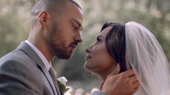 Demi Lovato se marie dans "Tell Me You Love Me"