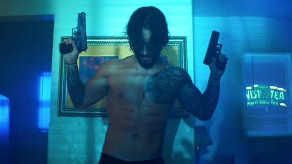 Maluma joue les braqueurs dans "El Préstamo"