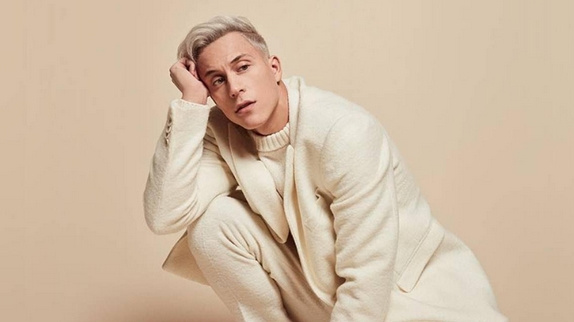 Loïc Nottet revient et il est "On Fire"