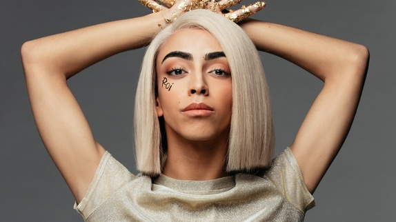 Bilal Hassani en concert à l'Olympia