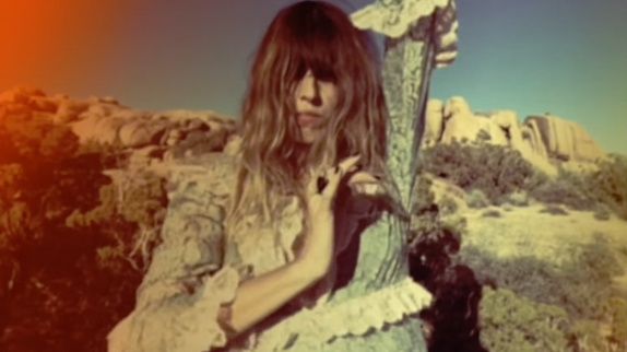 Lou Doillon en pleine nature US pour "Widows"