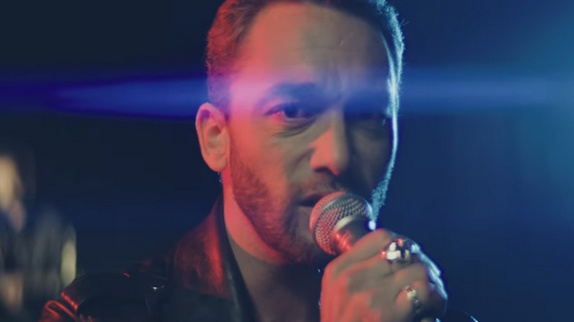 J-B Guegan : le clip de "Puisque c'est écrit"