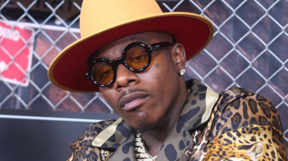 Boycotté par les festivals, DaBaby s'excuse