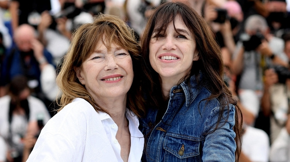 Jane Birkin "va bien" selon Charlotte Gainsbourg