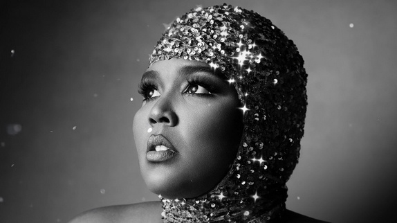 Lizzo chante pour ses "Grrrls"