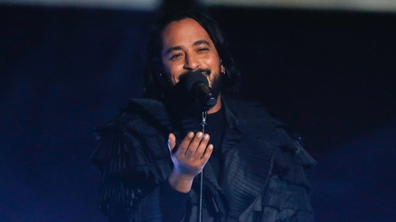 Slimane : "Mon amour" sur l'Arc de Triomphe