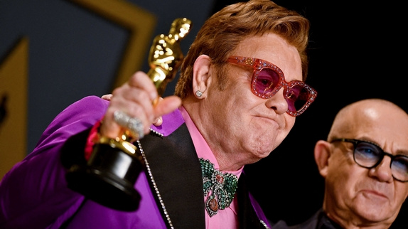 Emmy Awards : Elton John entre dans l'histoire