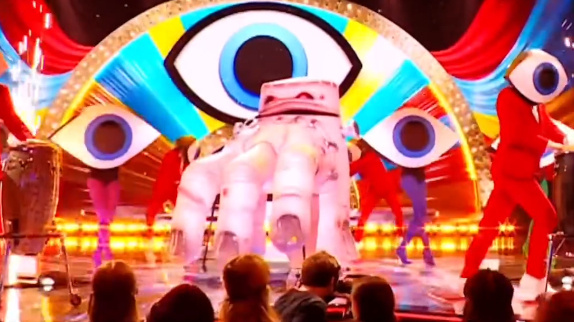 Mask Singer : qui est la Main ?