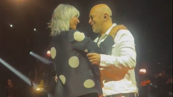 Pascal Obispo et Zazie chantent en live à Bercy