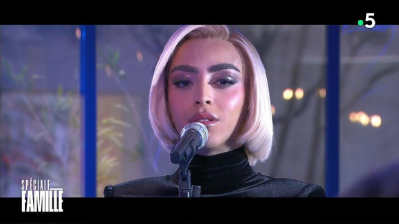 Bilal Hassani dévoile son nouveau titre en live, et c'est bouleversant