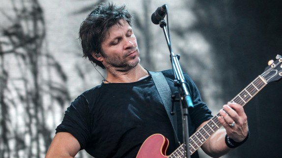 Bertrand Cantat : d'autres radios suivent le boycott