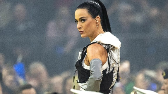 Katy Perry lance sa tournée, les fans affligés