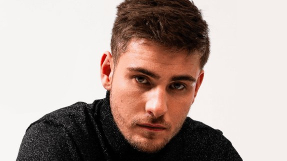 Julien Lieb bouleverse avec "L'horloge brûle"
