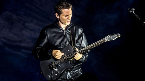 Muse dévoile l'inédit "Unravelling" en live