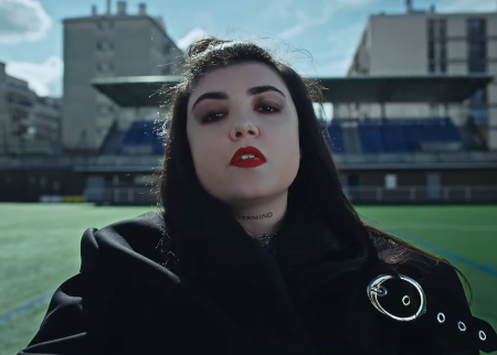 Hoshi dégaine son nouveau clip "Bonjour docteur"