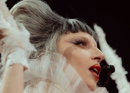 Lady Gaga chante un titre inédit en concert