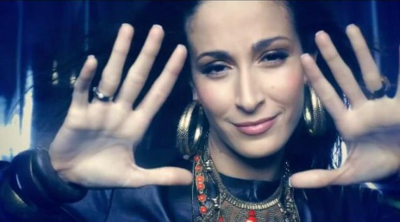 Kenza Farah est opérationnelle