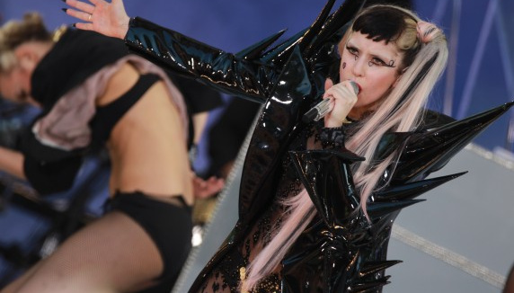 Lady GaGa de nouveau au Grand Journal