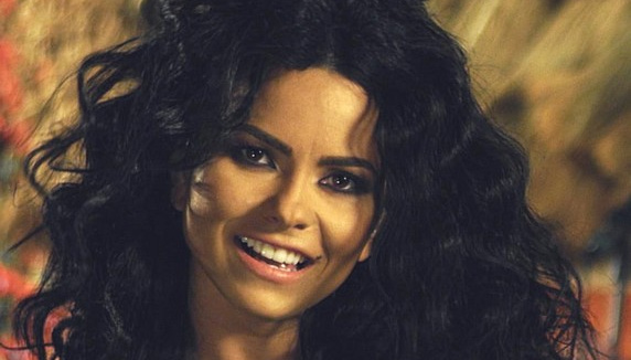 Inna : un nouveau single "Caliente"