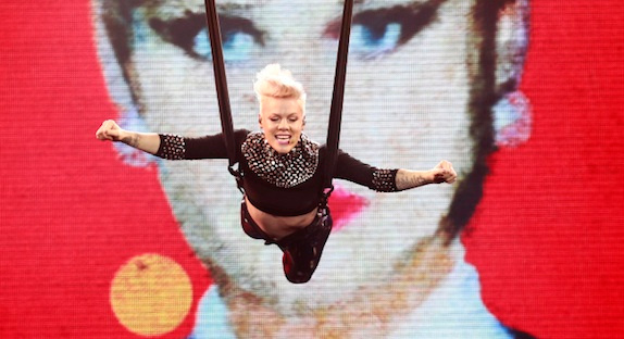 Pink bat un nouveau record en Australie