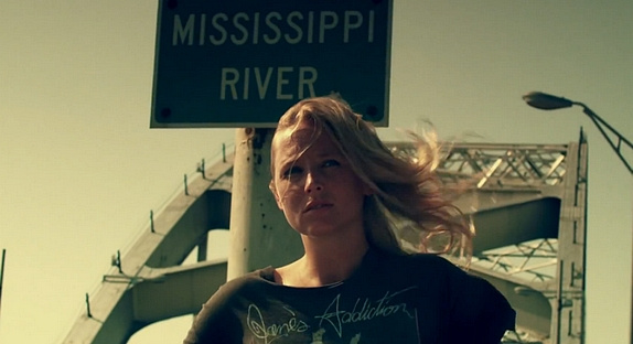 Lissie enchaîne avec le clip "Further Away"