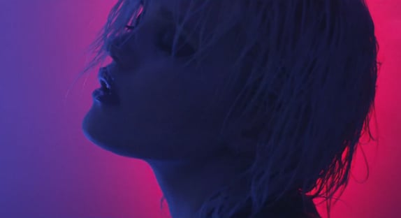 Sky Ferreira : le clip 80's de "You're Not the One"