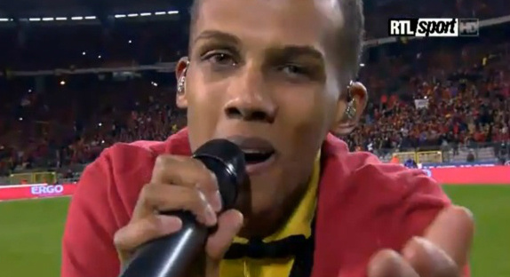 Stromae s'improvise chauffeur de stade
