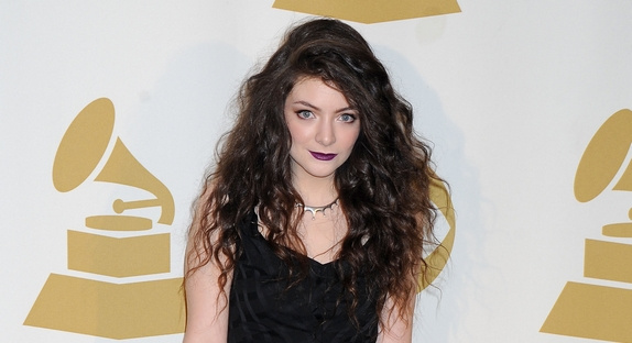 Lorde enchaîne avec "Glory and Gore" : écoutez