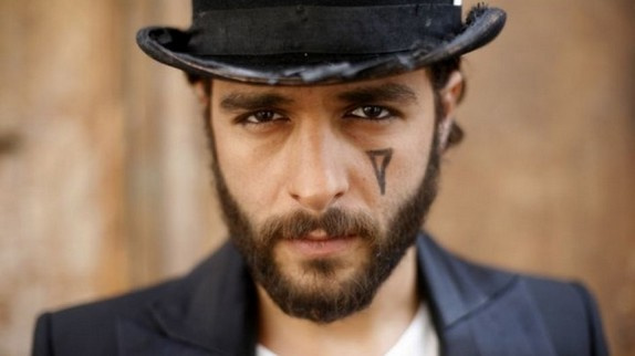Yodelice fait le bon choix avec "The Answer"