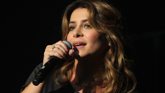 Julie Zenatti offre un cadeau à ses fans