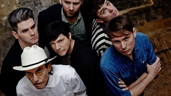 Franz Ferdinand s'allie à Sparks sur "Piss Off"