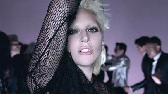 Lady Gaga revient avec "I Want Your Love"