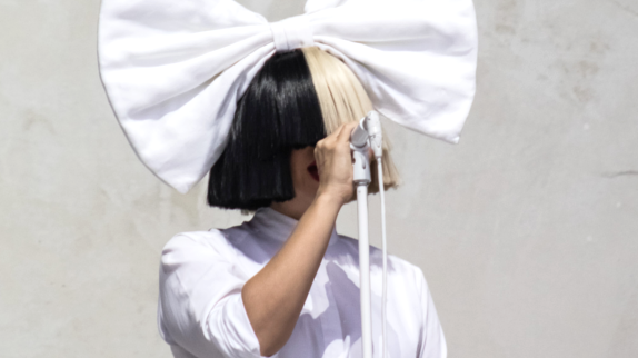 Sia réédite "This Is Acting"