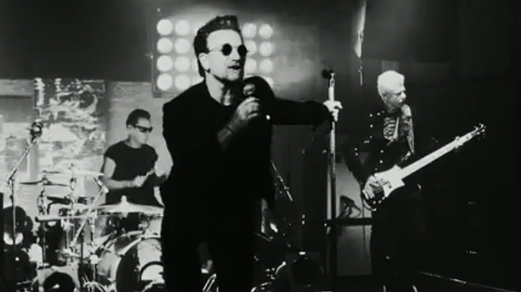 U2 revient en force avec "The Blackout"