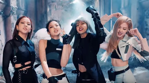 BLACKPINK frappe fort avec "Kill This Love"