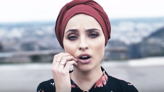 Mennel (The Voice) : le clip "Ça va"