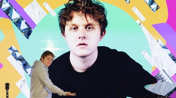 Lewis Capaldi enchante Paris