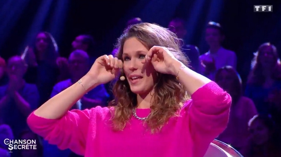 "La chanson secrète" : Lorie émue aux larmes