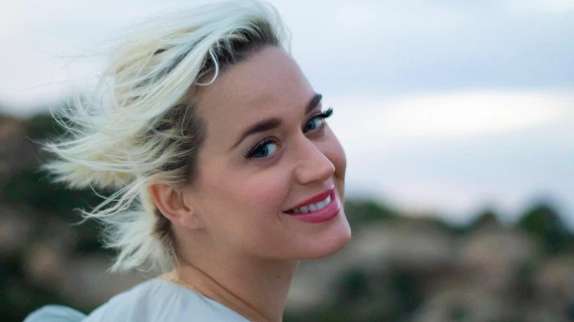 Katy Perry en dit plus sur son nouvel album