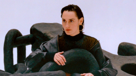 Yelle reporte sa tournée à 2021