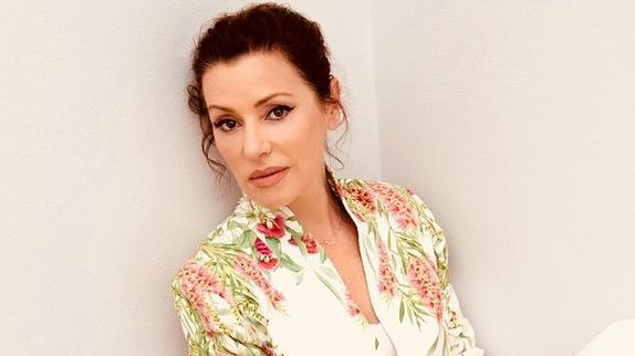 Tina Arena tease son retour