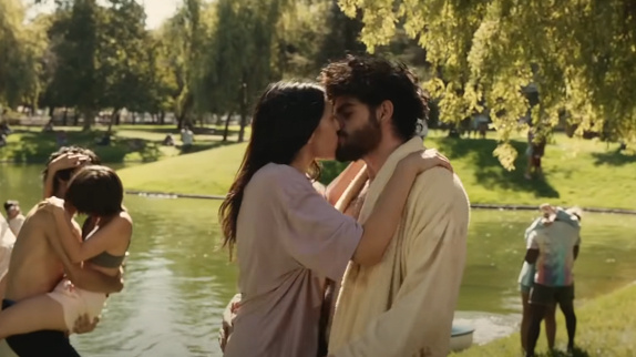 Musique de la pub Freedent : qui chante ?