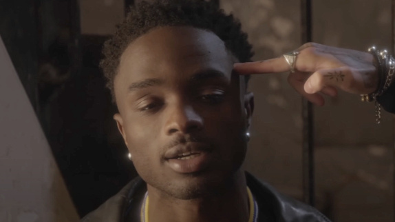 Yuz Boy répond aux accusations en musique