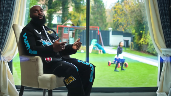 Kaaris dévoile ses enfants dans son clip