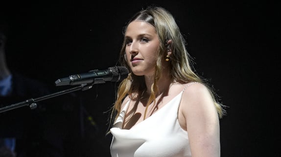 Helena annonce son premier album !
